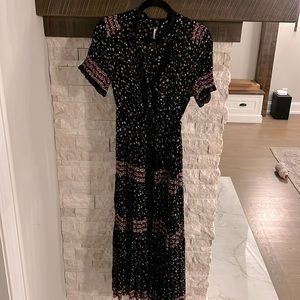 Free people maxi dress   Tie front. Good condition. Size XS but fits like a S